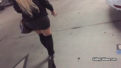 MILF car masturbation