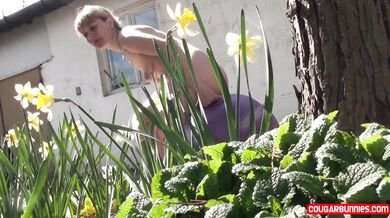 Leotard, Daffodils