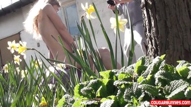 Leotard, Daffodils