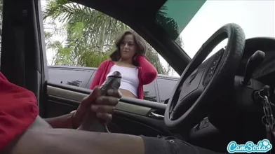 Flash De Polla! Linda Chica Me Hace Una Paja En Un Estacionamiento Público Después De Ver Mi Gran
