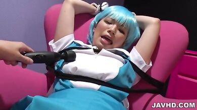 コスプレ大好き！美巨乳芦川芽～潮吹き強制アクメ