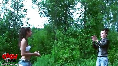 Teenage couples have fun and fuck