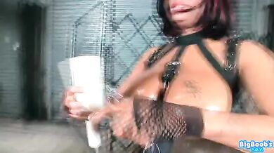 Carmen Loves Cum