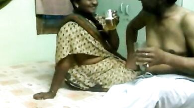 Amateur Housewife Sucking Off