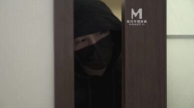 MD-0137 The thief broke into the vagina by mistake