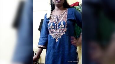 Tamil-smitha 12 Strip Chat Model Ass Showing And Pussy Fingering