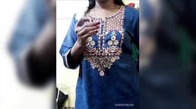 Tamil-smitha 12 Strip Chat Model Ass Showing And Pussy Fingering