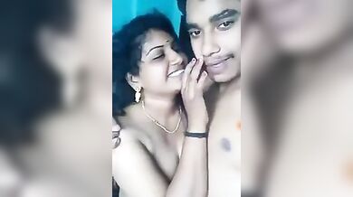 Mallu Aunty Hot Romance With Teen Boy