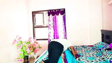Telugu Girl Saree Change Old Enjoying Romance