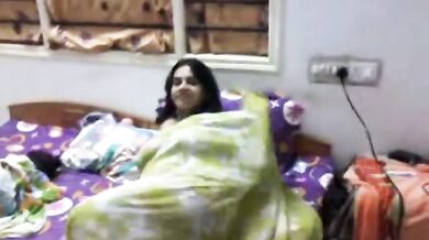 Sexy Indian Boobed Aunty LIVE NOW = cambirds dot com