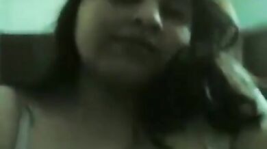 desi indian chubby aunty strips n masturbates