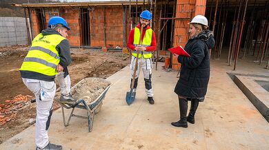 Mature Construction worker threesome