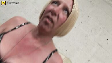 Naughty pierced housewife masturbating until she squirts
