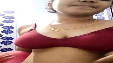 Cute Tamil Girl Showing Nude