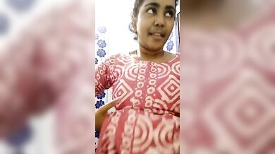 Cute Tamil Girl Showing Nude