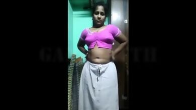 Desi Tamil Aunty Nude Striping Cilps