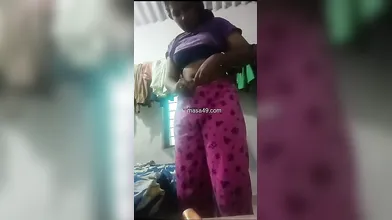 Tamil Aunty Stripping Nude 3