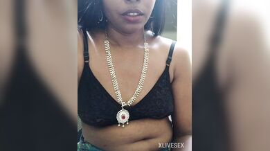 Tamil-smitha 12 Strip Chat Smoking With Face And Lip Kiss With Husband