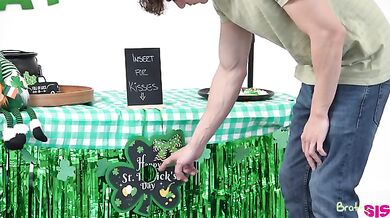 Stepsisters Kissing Booth - S35:E11