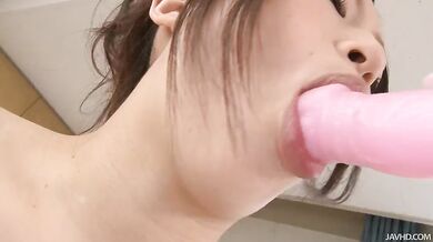 若妻りこの真昼の妄想オナニー