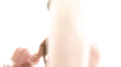プライベートセックスは笑顔で顔射