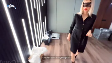 Cum-inside delivery guy pumps out blonde's pussy. Russian inexperienced biotch v