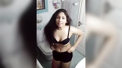 Mallu Sexy Married Girl Showing Boobs And Pussy With Husky Voice