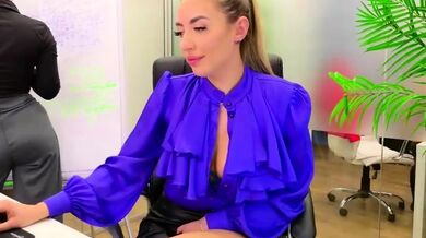 Blonde teen toying her pussy with glass dildo on webcam
