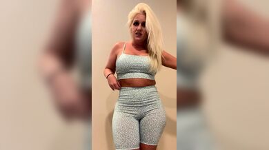 StripCamFun Blonde Amateur MILF Webcam for You