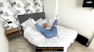 Hot blond fledgling fellated dick, blew jizz on her phat bum - incredible porn!