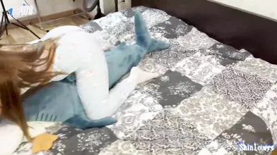 18 yr super-cute nymph in doggystyle, spunk on ass. Hard, tough hump with meaty
