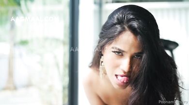 Desi Babe In Beautiful Skirt - Poonam Pandey
