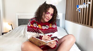 Santa Claus and magic facial cumshot bring the greatest New Year gift - intense
