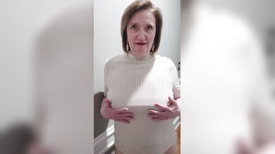 Mom Flashes Tits