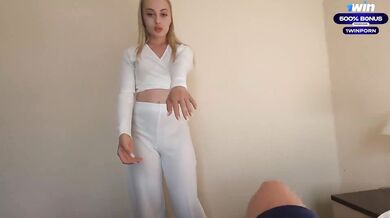 Public suck off from a uber-cute babe with a perfect bod and booty - a trampy la