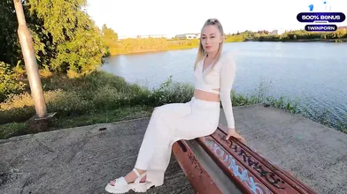 Public suck off from a uber-cute babe with a perfect bod and booty - a trampy la