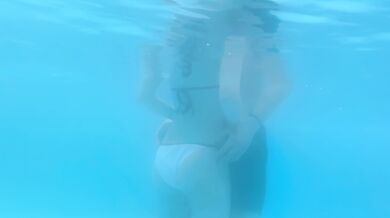 Myfans有料動画見放題【完全顔出し】エッチなお姉さんと2泊3日の旅行中にプールサイドで大量中出しセックス