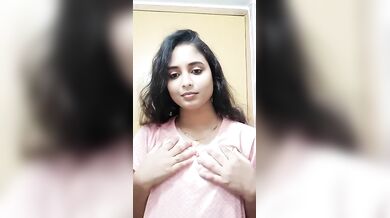 Gouthami reddy manthena sexy lanje removing bra & pressing boobs in bathroom✌