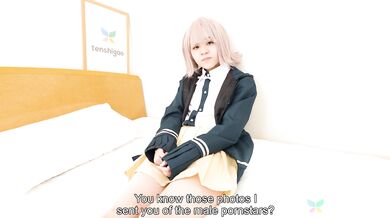 Saeko Ishiki is back. She wants a tongue on her pussy so she spreads