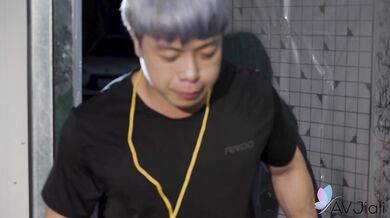 This is Xiang Xiang and she has a hot ass and they all know it because