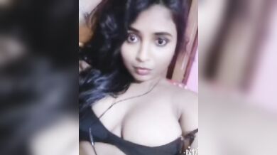Gouthami reddy manthena Sexy lanje having nude boobs selfie photoshoot