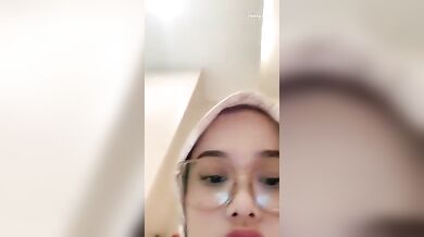 Jilbab kacamata colmek