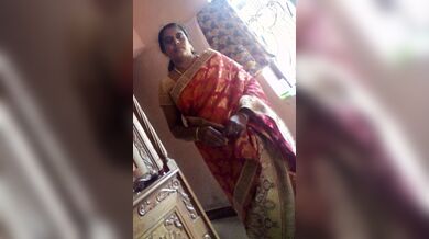 Tamil mom dress changing spy on her son