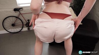 Annabel Redd: Big Tits & Hairy Pussy To Pet