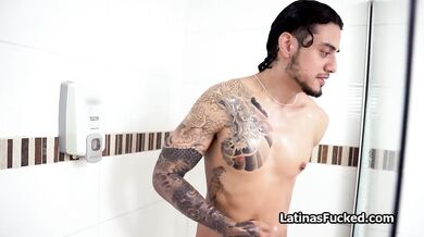 Fucking sexy Latina face in the shower using a big dick