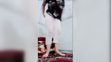 Desi Girl Showing Her Beautiful Body