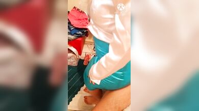 En Falda Larga