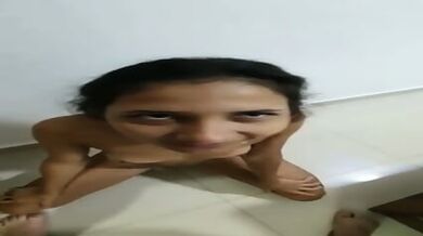 Desi Slim Girl Deepthrot