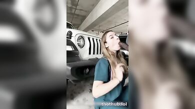 Comendo Fortemente A Loirinha No Estacionamento Do Hospital