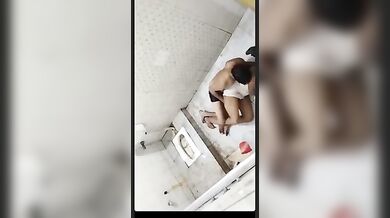 Kaamwali Bhabi Fuck In Bathroom By Owner